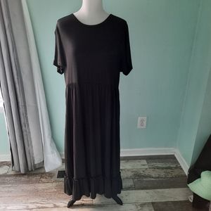 Solid black dress from Heimish